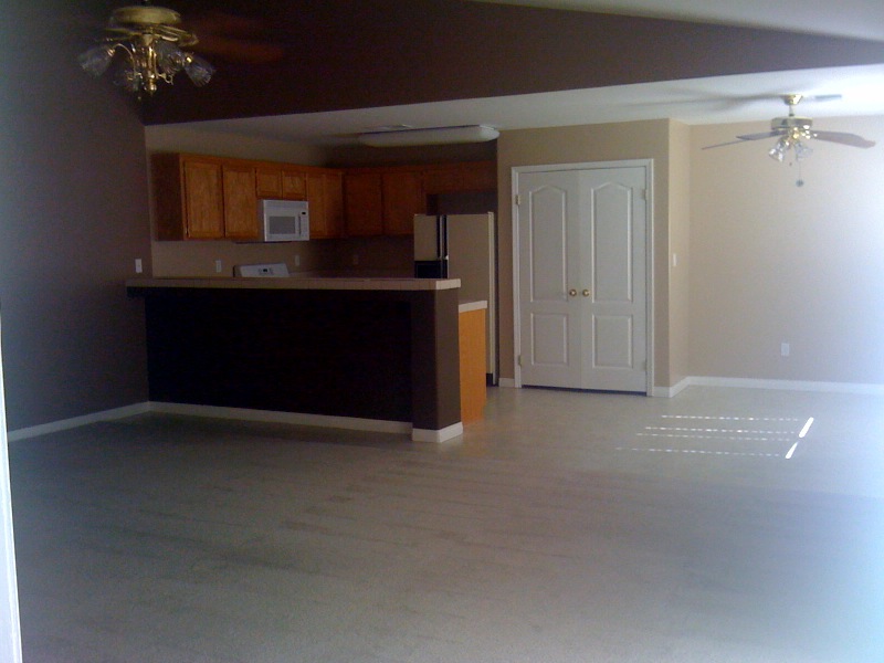 $1750 – 11801 Cedar Bluff Ave., Bakersfield, CA, 93312 rented northwest home
