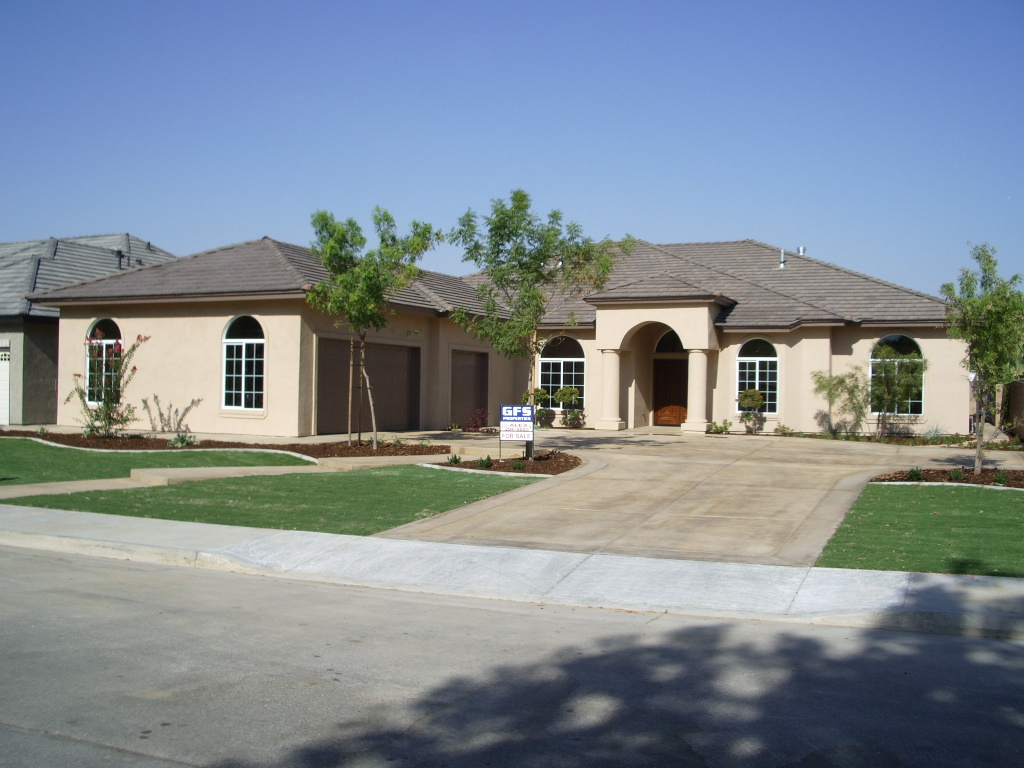 $2300 – 6526 Okeefe St., Bakersfield, CA 93308 rented northwest home